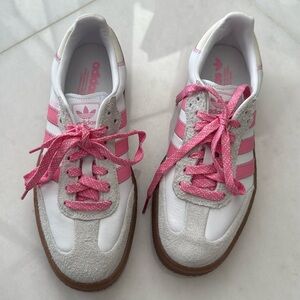 NEW! ADIDAS SAMBA white and pink size 9